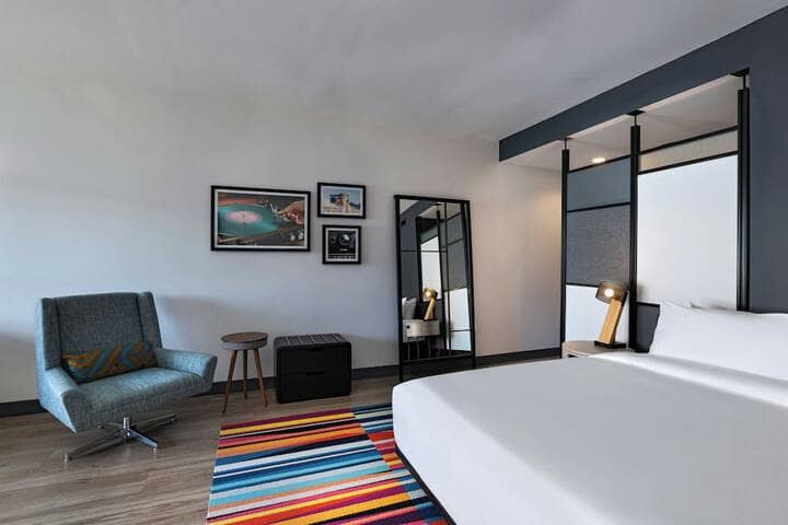 Room 8 of 41